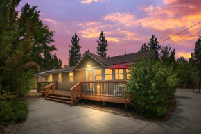 The Bearpaw Bungalow Near the Lake w/fenced yard Big Bear Lake
